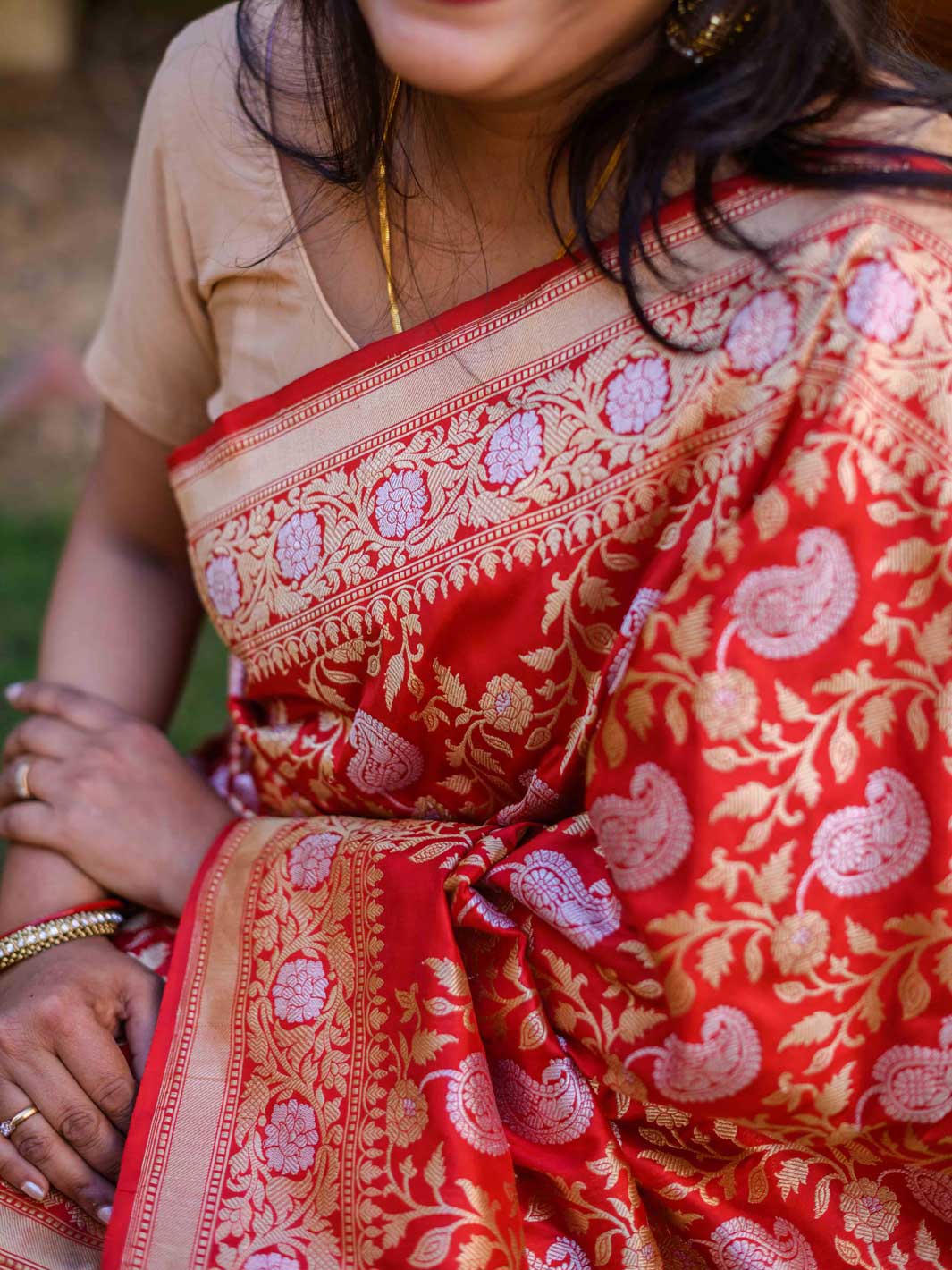 Red Pure Katan Silk Banarasi Handloom Saree - Detail view