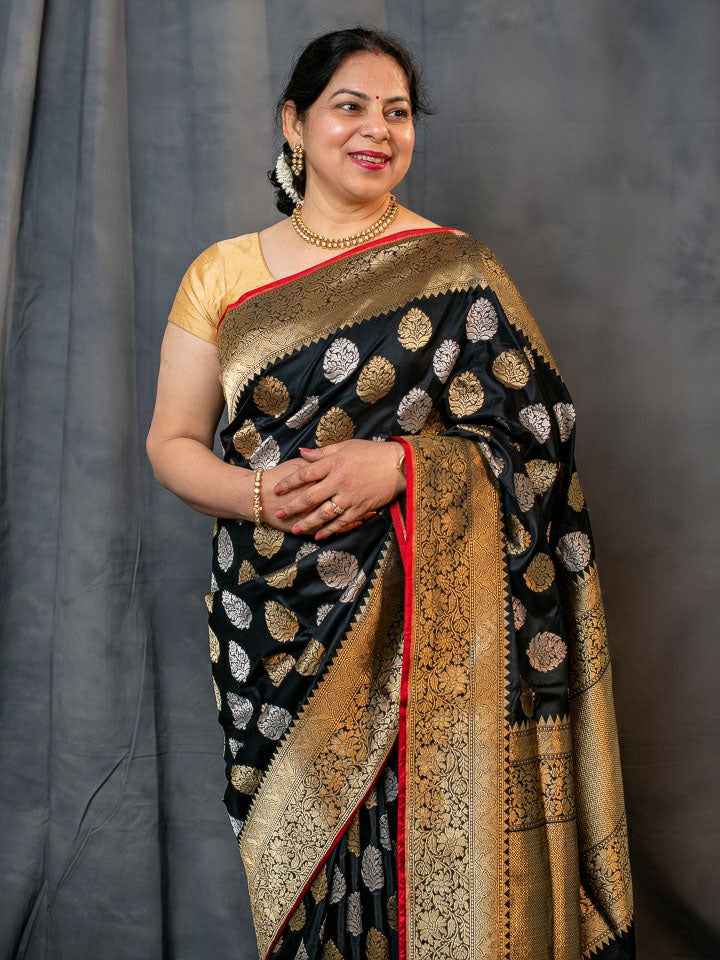 Women's Black, Gold Color Janhvi - Maheshwari Handloom Silk Saree -  Maahishmati