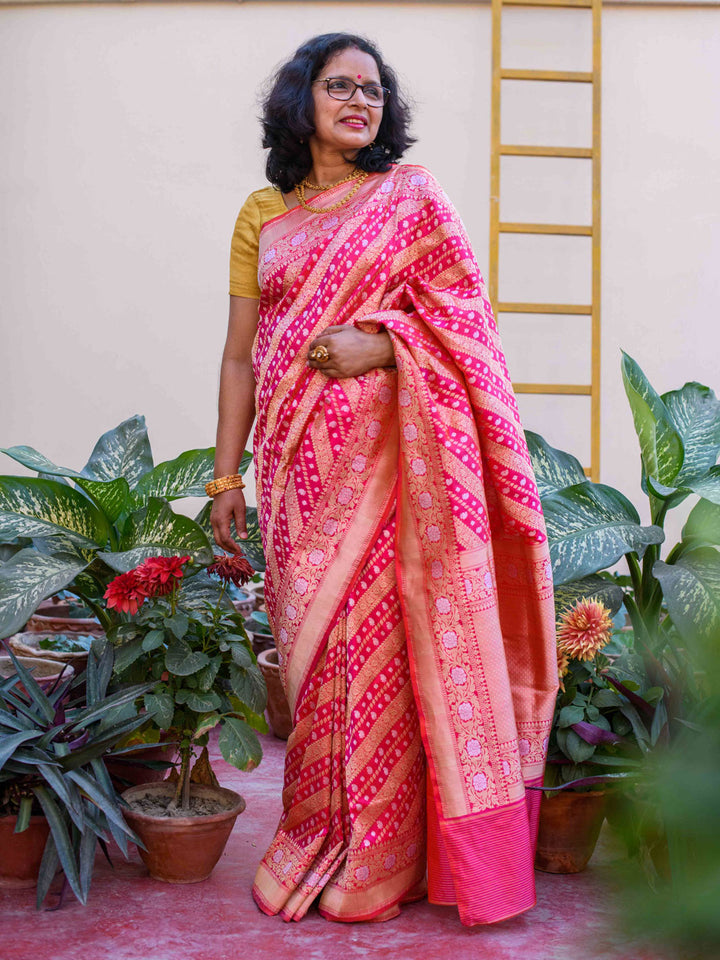 'Engaging' Rani Pure Katan Silk Banarasi Handloom Saree